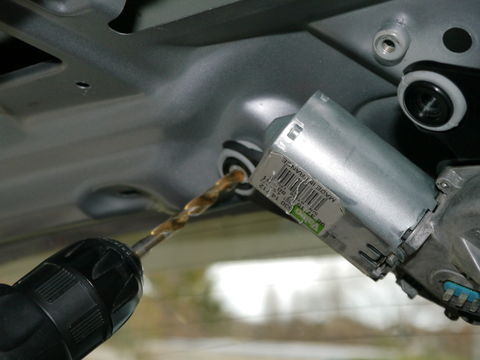 Percage rivet ensemble essuie glace Peugeot 307