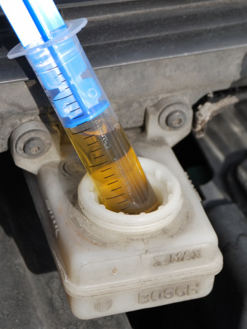 réservoir liquide frein Peugeot 307
